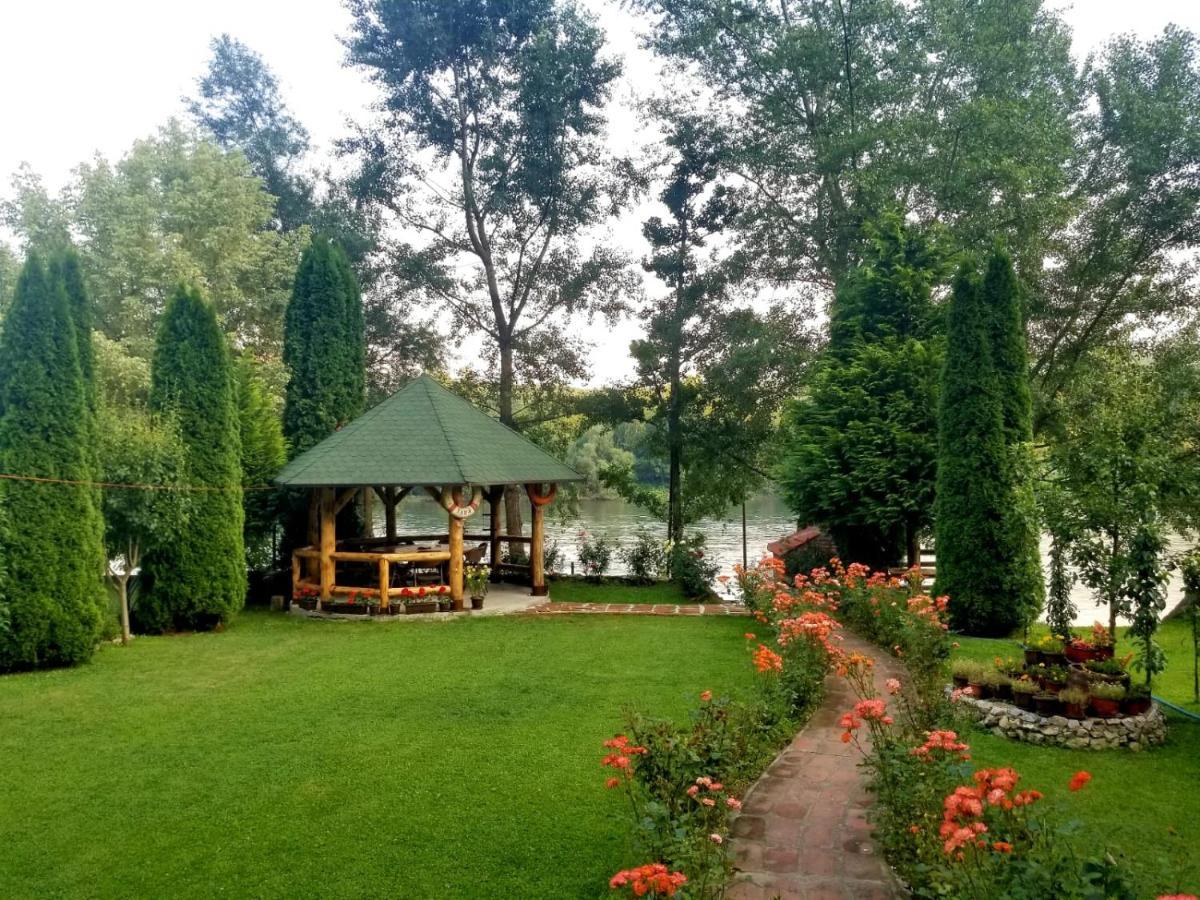 Apartman "Kapetana Luka" Ljubovija Exteriér fotografie